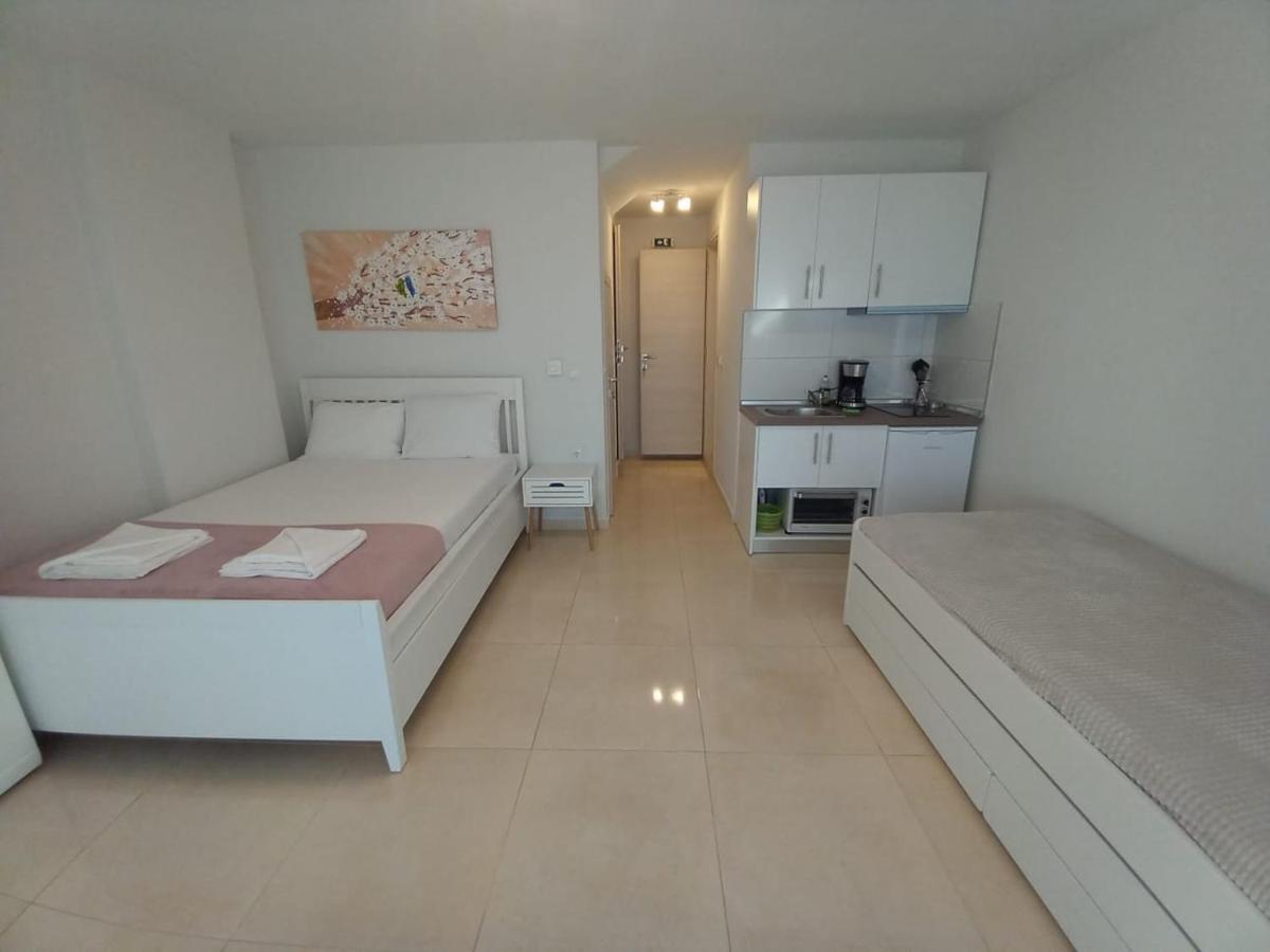 Appartement Elenis House à Néa Péramos Extérieur photo