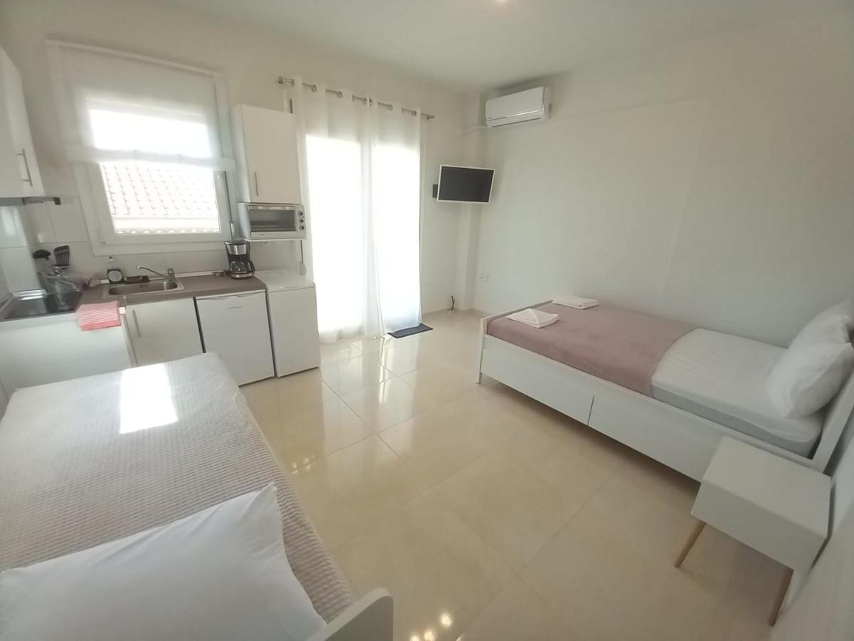 Appartement Elenis House à Néa Péramos Extérieur photo