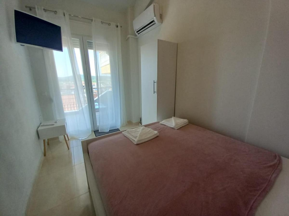 Appartement Elenis House à Néa Péramos Extérieur photo